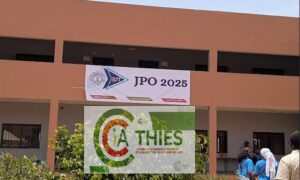 Lire la suite à propos de l’article Compte Rendu de l’Exposition lors des Journées Portes Ouvertes de l’IUT de l’Université de Thiès – Édition 2025